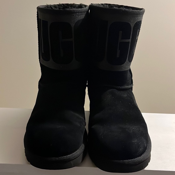 Sz 8 Women’s Ugg Boots - Picture 1 of 3